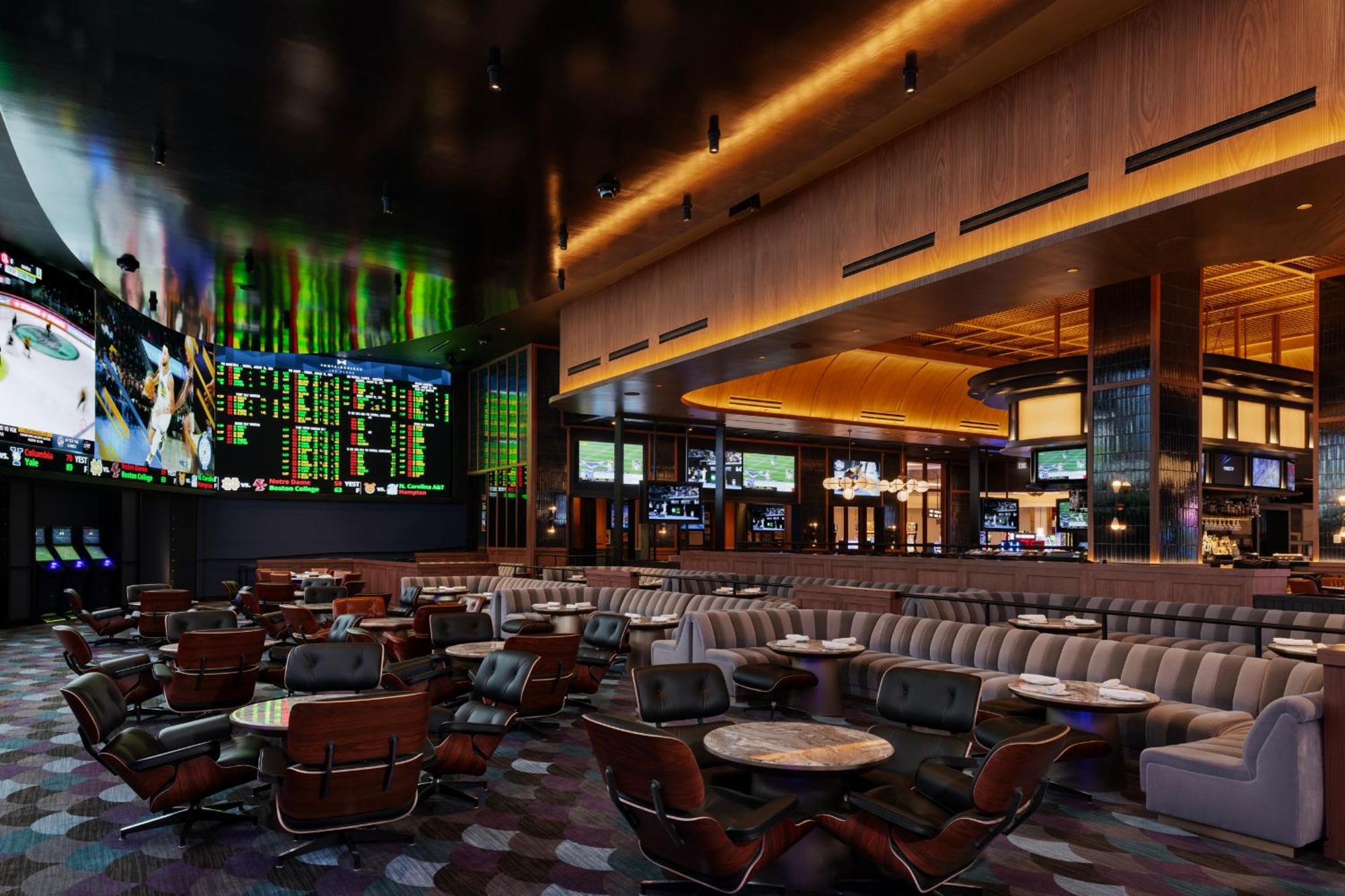 Fontainebleau Las Vegas Exterior foto The interior of a typical sports bar